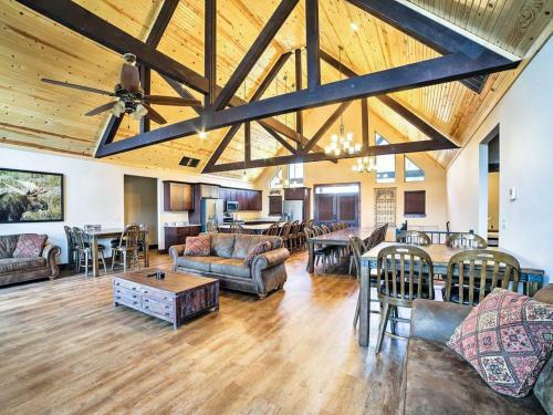 129 Treehouse Cabin