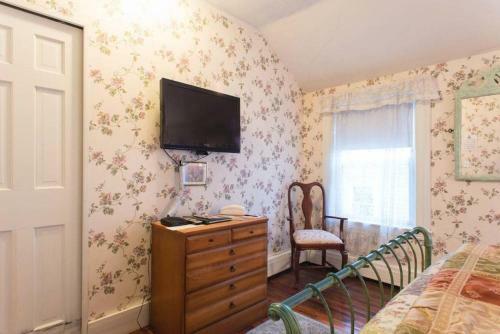 Posada The Coolidge Corner Guest House: A Brookline Bed And Breakfast