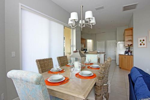 Waterfront Villa Id5218