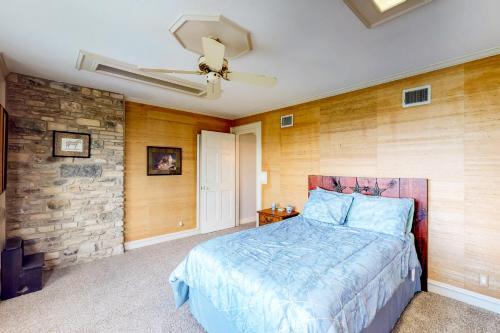 Maverick Mountaintop Retreat