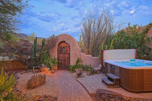 Cave Creek Spa House & Golf Retreat