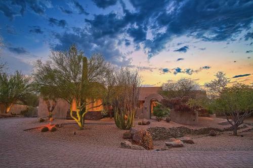Cave Creek Spa House & Golf Retreat