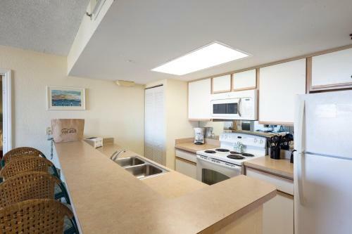 Sunrise Suites Tierra Bomba Suite #403