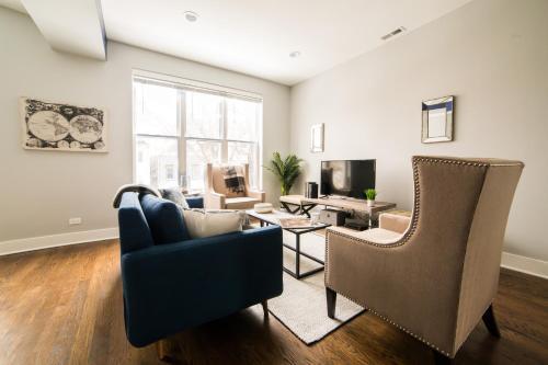 Apartamento Three-bedroom On W Barry Avenue Apt 2f