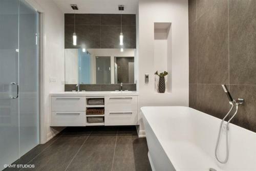 Apartamento Spacious & Private 3 Bdr Luxury Condo In Downtown!