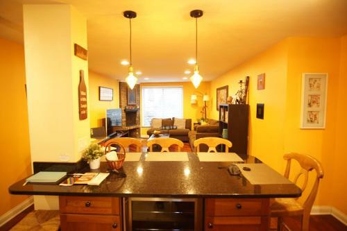 Apartamento Cozy 2 Bed / 2 Bath In Lincoln Park
