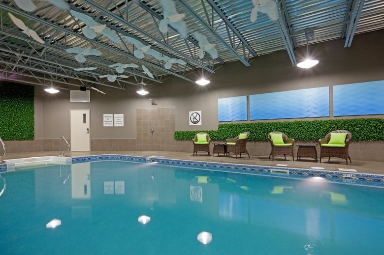 Holiday Inn Express Hotel Saint - Hyacinthe