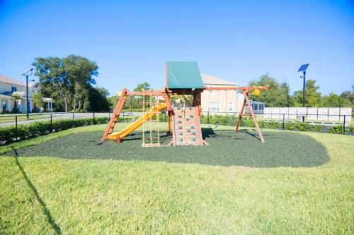 Three-bedroom Townhome In Serenity Resort (1634)