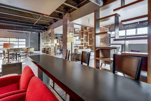 Hotel TRYP By Wyndham College Station