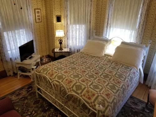 Rose & Thistle Bed & Breakfast