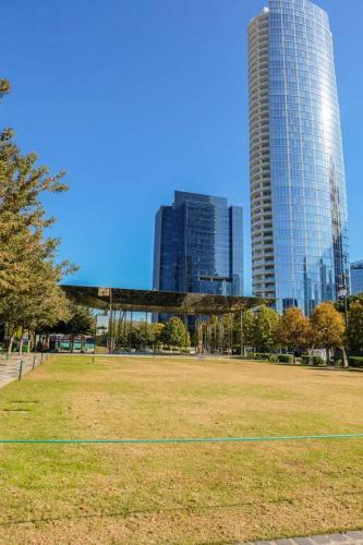 Apartamento Bright + Spacious | Parking @ West Village 2br