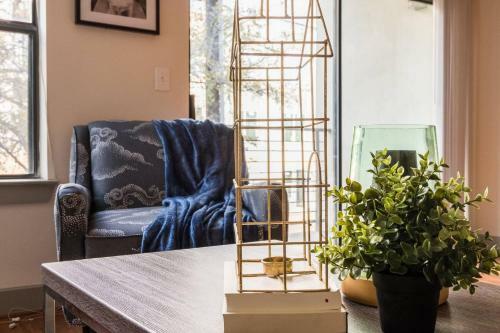 Apartamento Relax & Unwind In Spacious 1br W/ Parking