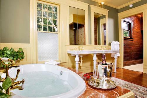 The Corinthian Bed And Breakfast