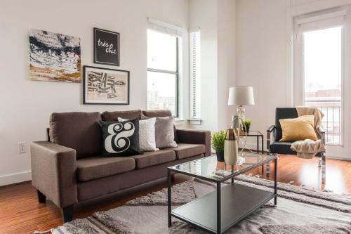 Apartamento Chic Central Uptown Loft 1br @ Shopping + Dining