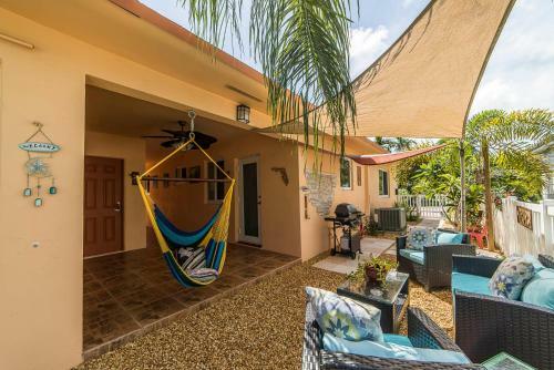 Palms On 7 - Cottage 1!