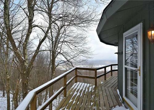 Round To It Three-bedroom Chalet