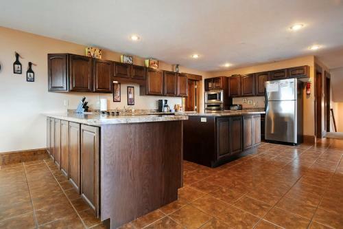 Wolverton Heights Ten-bedroom Chalet