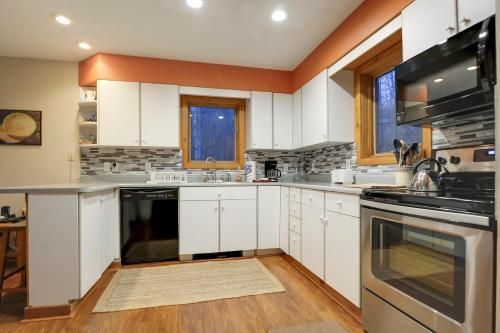 Zee Place Three-bedroom Chalet