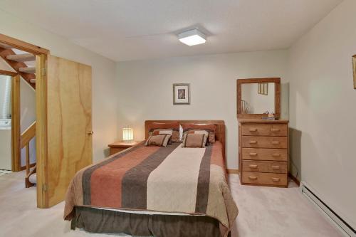Zee Place Three-bedroom Chalet
