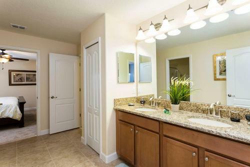 Champions Gate - Eight Bedroom Villa - Cg008