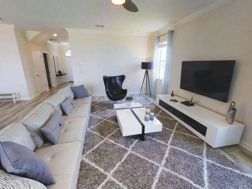 Aco Six Bedroom Home In Champions Gate (1705)