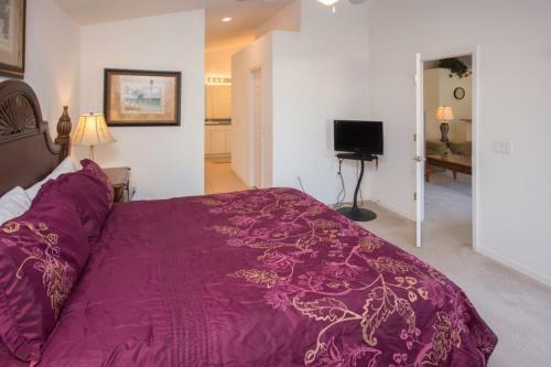 Linda's Highgate Park Villa - Four Bedroom Home