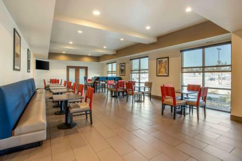 Hotel Comfort Suites Near Denver Downtown