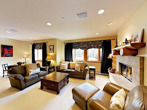 167 Club Cottage Dr Home
