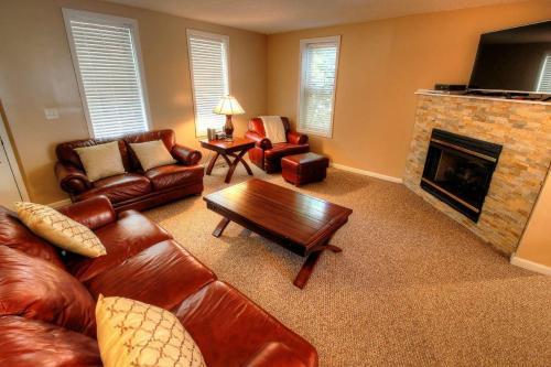 33 West Washington Street