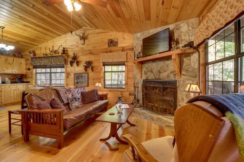 Tree Song Mountain Creek Cabin