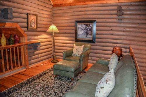 Falling Waters Mountain Lodge