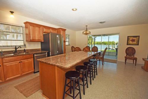 2585 N. Beach Rd