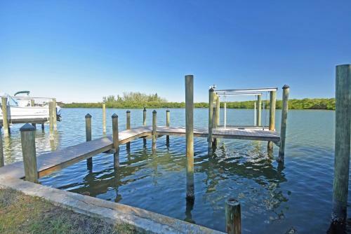 2585 N. Beach Rd