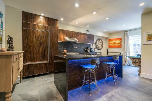 Exemplary Mansion With Luxury Finishes