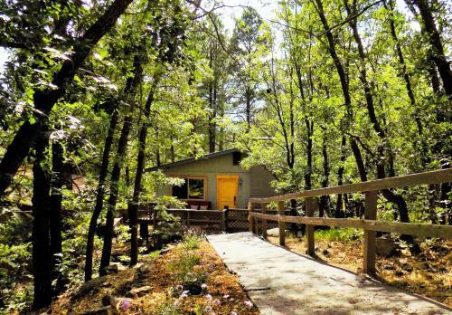Location! Nature Lovers Getaway - Close To Historic Downtown