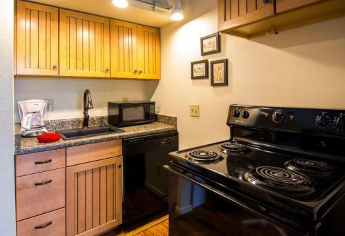 Country Club Condo
