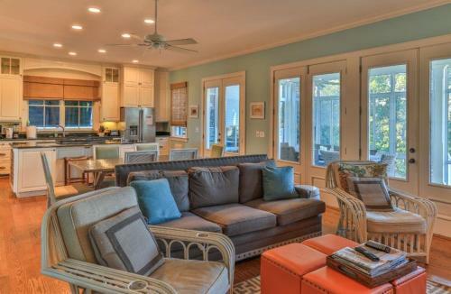 East Ashley Avenue 1414 - Trade Winds Home