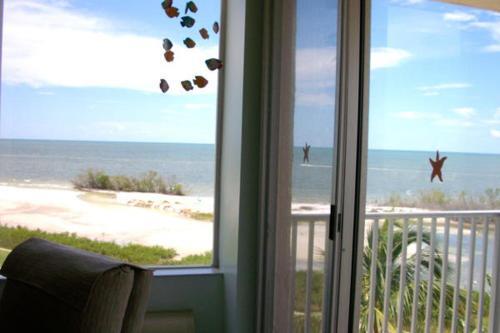 Estero Beach & Tennis #506a Apartment