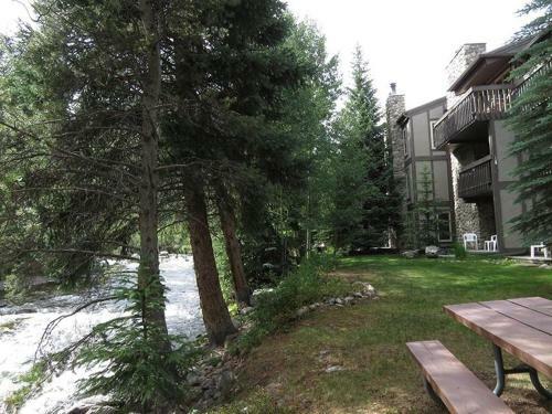 Cross Creek 207