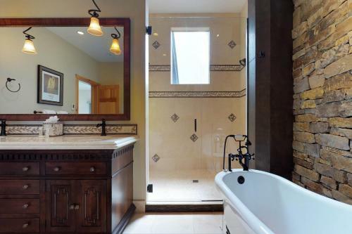 Water Dance Lakeside