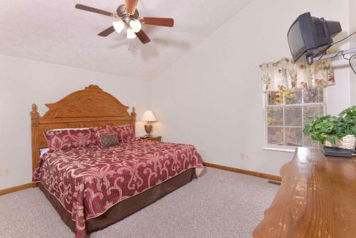 Love & Laughs #11 - Seven Bedroom Cabin