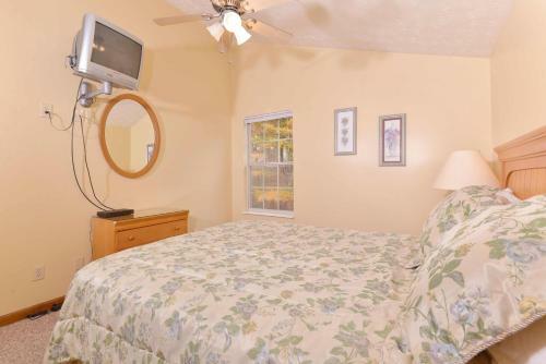 Love & Laughs #11 - Seven Bedroom Cabin