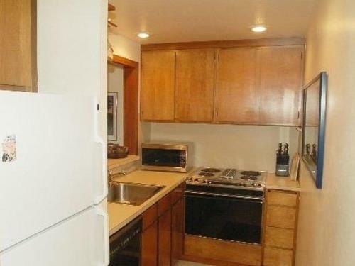 Apartment 20sw 2 Story Condo With Wifi!