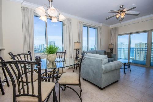 Crystal Tower 701 Apartment