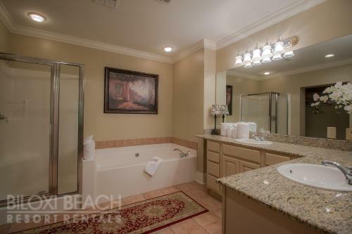 Legacy I 1306 Penthouse - Three Bedroom Apartment