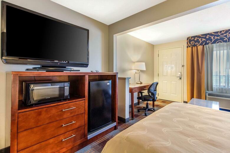 Hotel Quality Inn Airport I-240