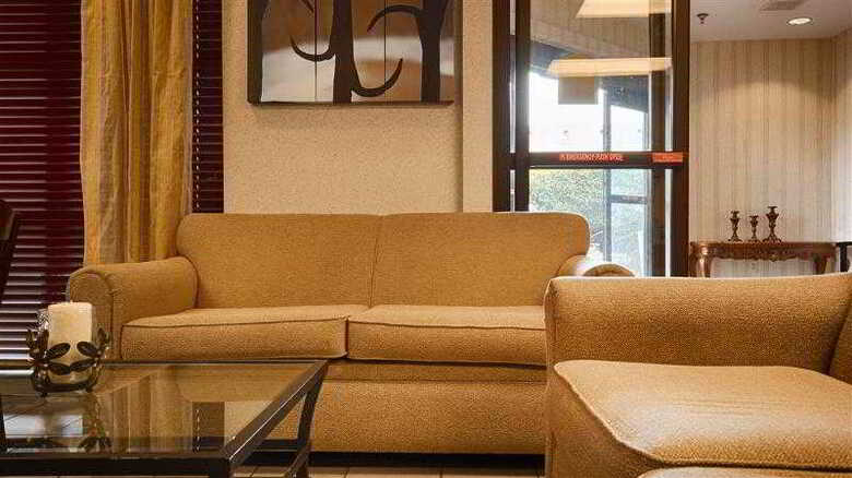 Hotel Quality Inn Airport I-240