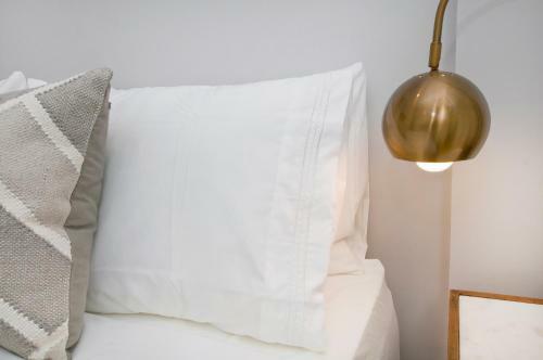 Boho-chic Three Bedroom Apartment Minutes To Nyc