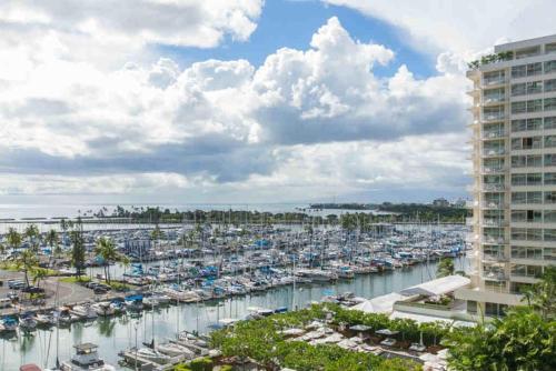 Ilikai Tower 827 Yacht Harbor View 1br
