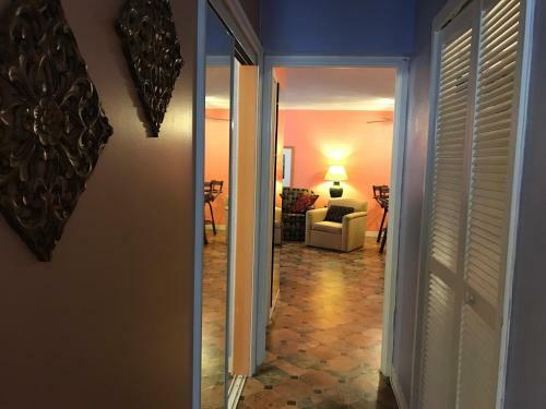 Apartamento Waikiki Whale Watcher Apts 501b